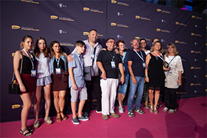 2107CRVENI TEPIHnaslovna