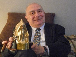 Claude Chabrol sa Zlatnom Arenom u svom stanu u Parizu